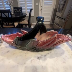 Vintage Hull Pottery Poinsettia maroon & Green planter with handle